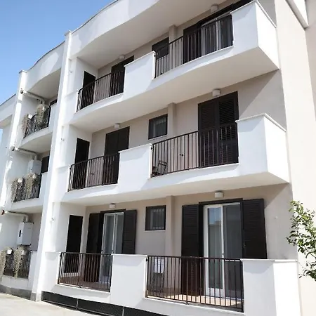 Palazzo Archeo Aparthotel 3*